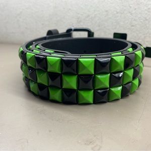 New w/ Tags Unisex Hot Topic Green Black Stud Rocker Biker Belt Sz SMALL (28-30)